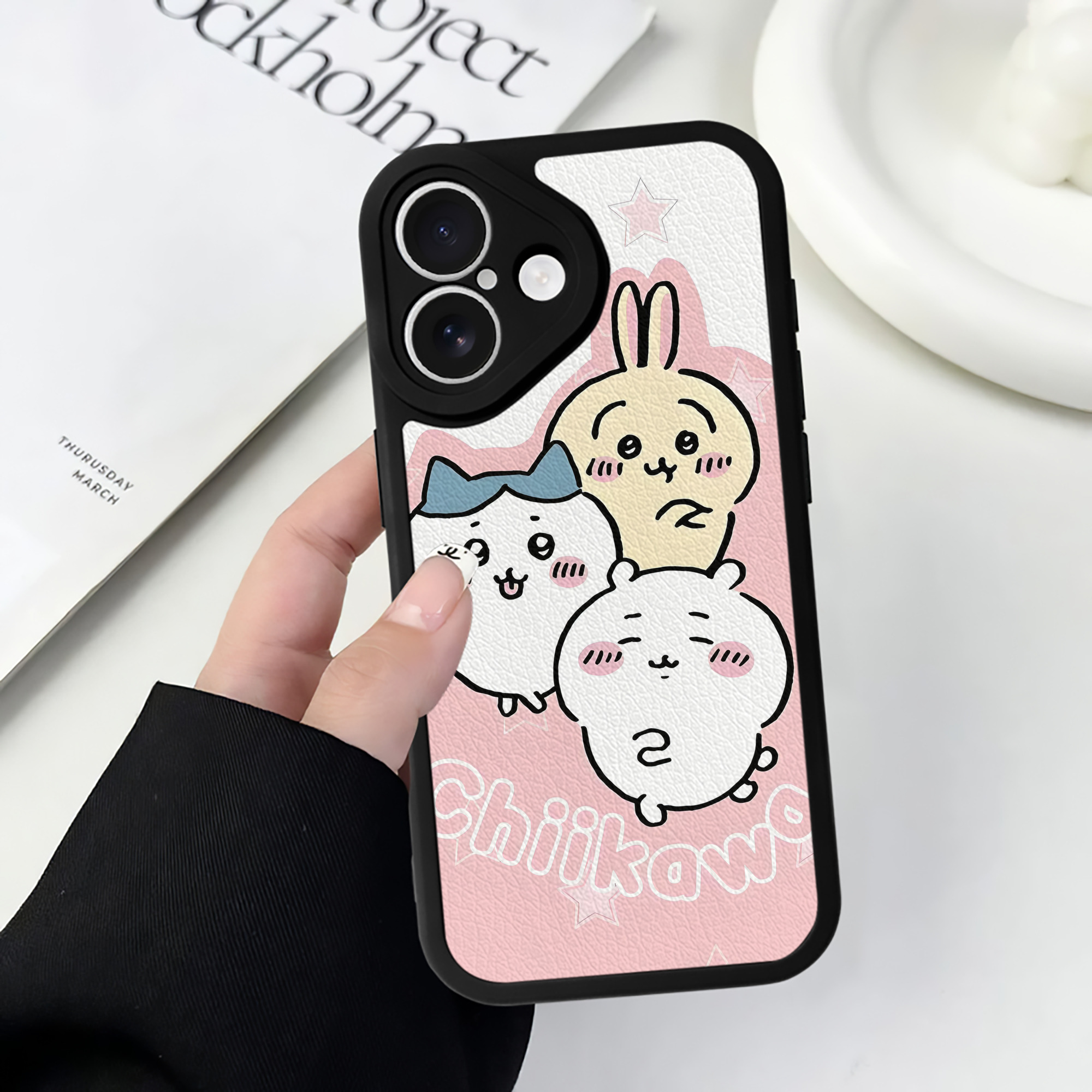 （画像用） ちいかわ Chii-kawa 【iPhone 16シリーズ対応】シリコンスマホケース（レザー調） 材質：シリコン